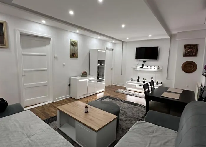 Elma Apartments